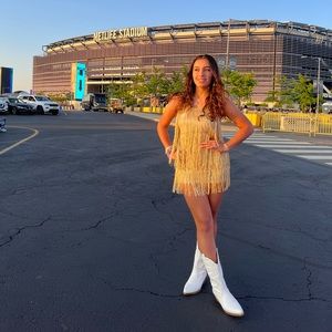 Meet your Posher, Adriana